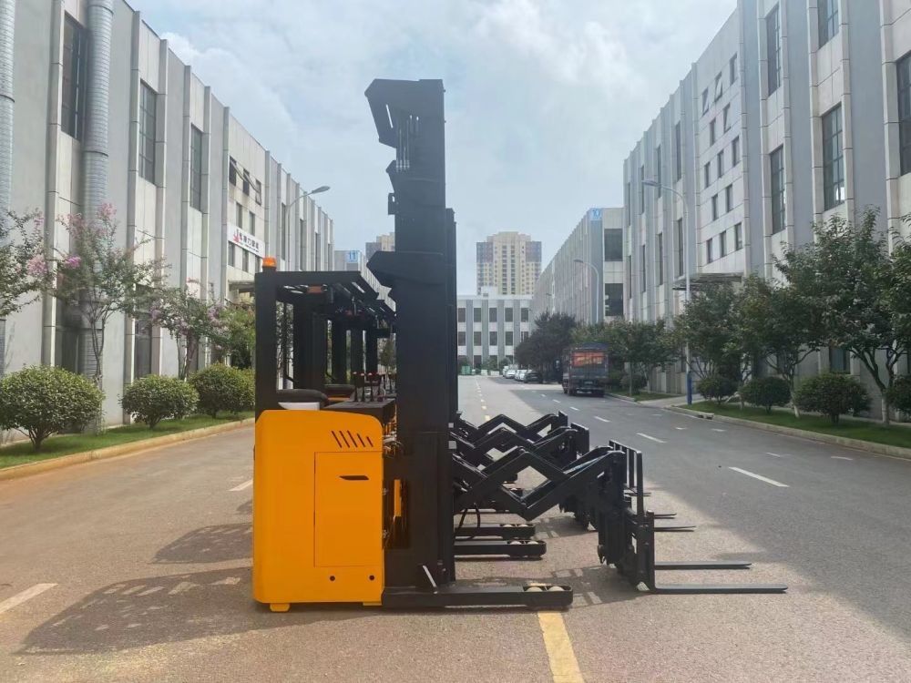 Fully Free Gantry Double Deep High Reach Forklift 2000 KG Seat Style