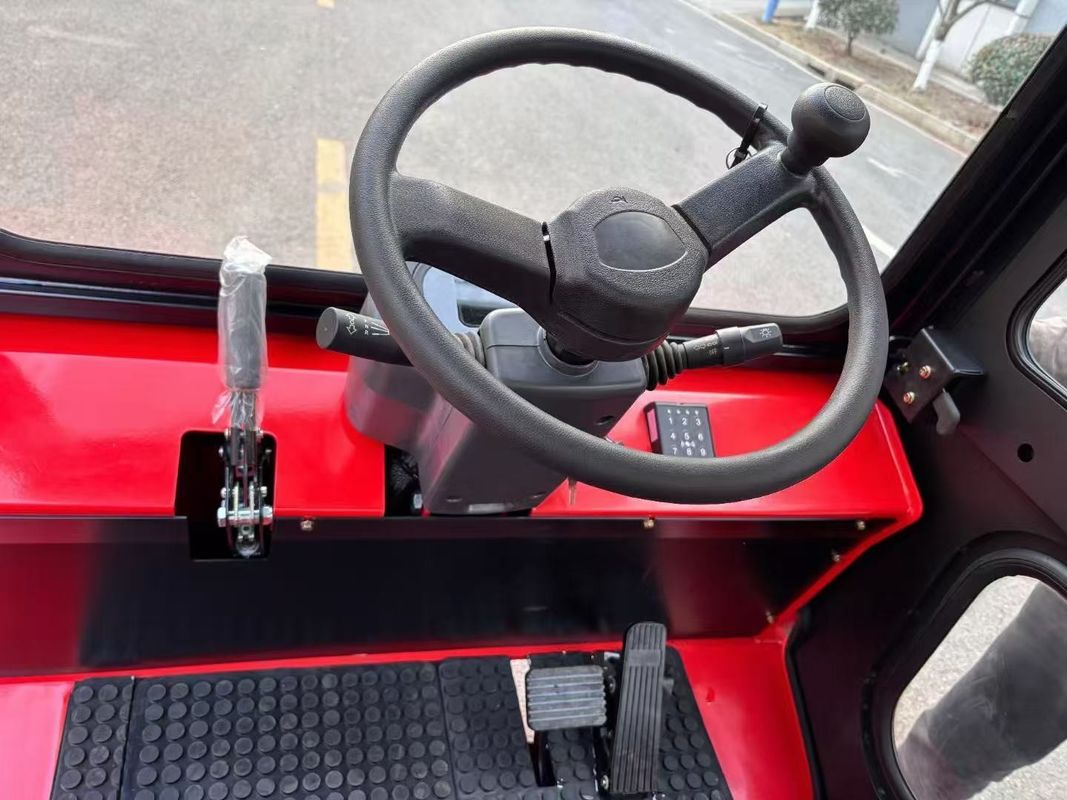 15000 kg Electric Towing  Tractor Hydraulic Steering Fully Enclosed Cab With Walking Alarm Light